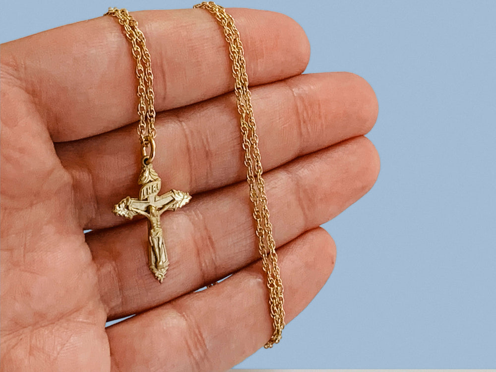 
            
                Load image into Gallery viewer, gold crucifix necklace
            
        