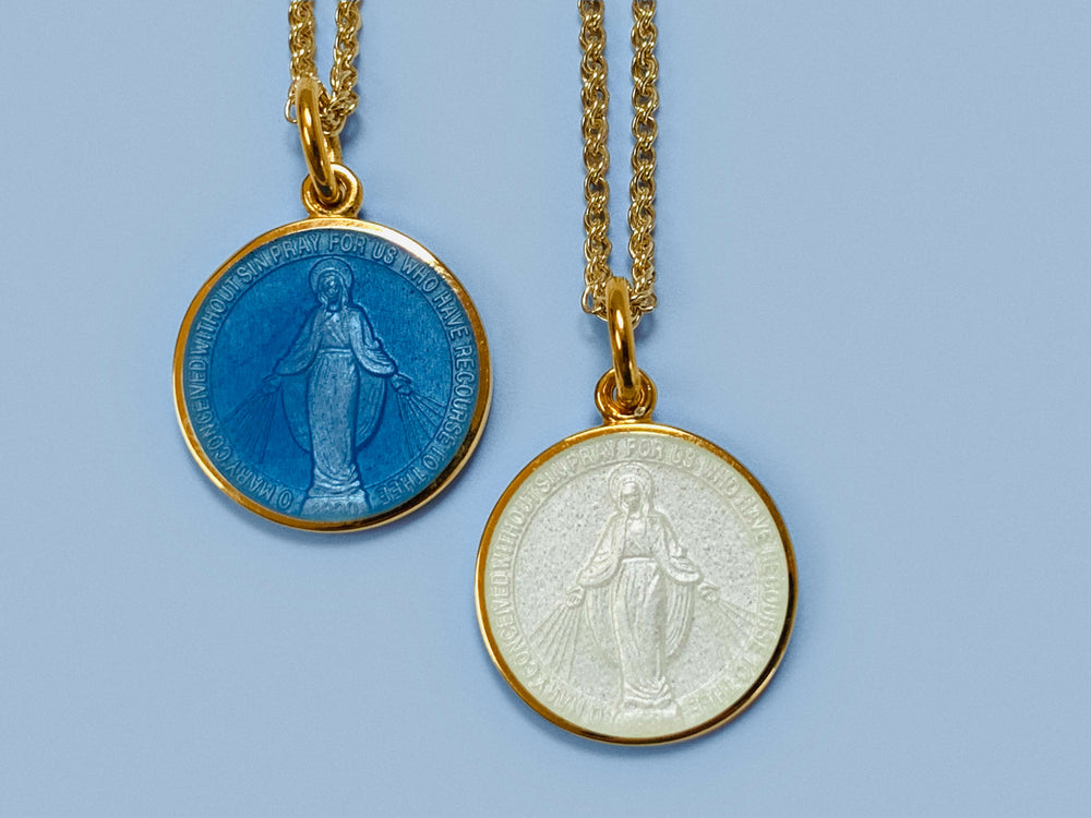 
            
                Load image into Gallery viewer, Gold Miraculous Medal
            
        